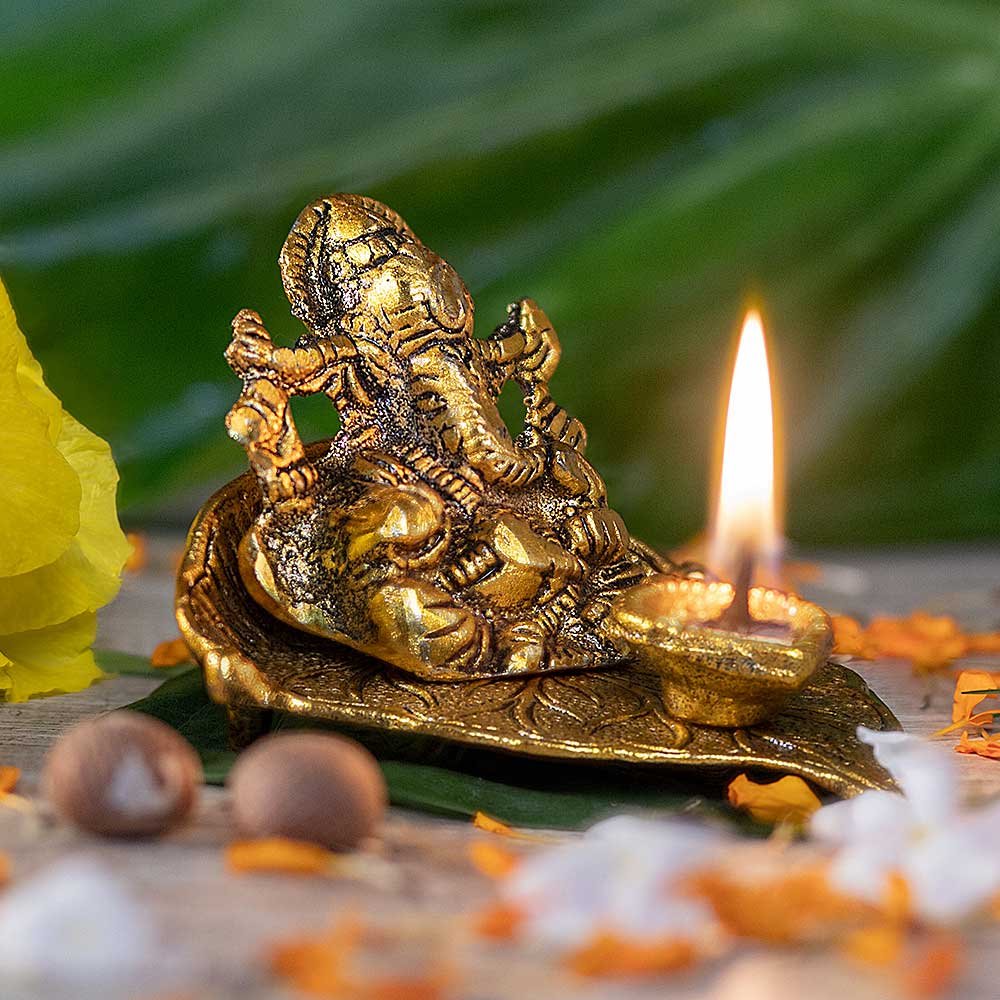 Antique Peepal Ganesh With Deepak