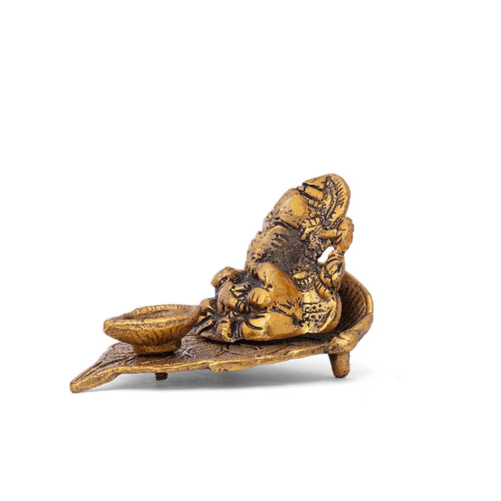 Antique Peepal Ganesh With Diya - Image 3